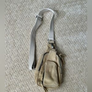 Free people: Hudson sling bag